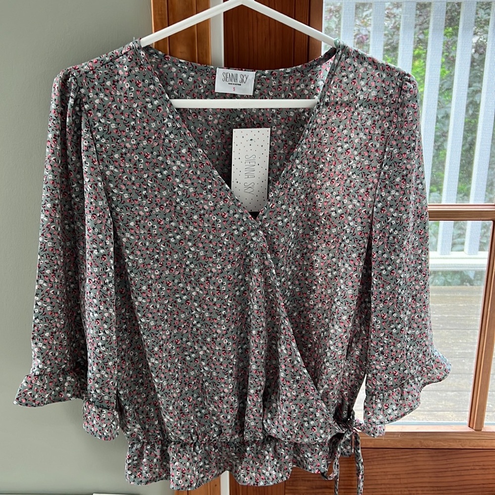 NWT-Sienna Sky faux wrap blouse, size S